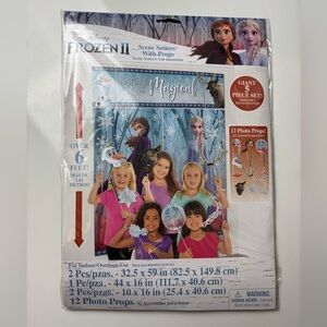 Disney Frozen 2‎ Scene Setters Photo Backdrop with Props